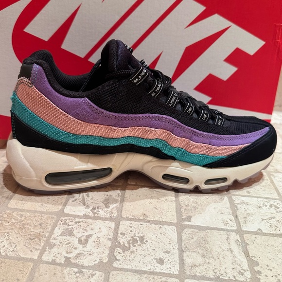 Have a Nike day limit edition air max 95’s - Picture 5 of 7